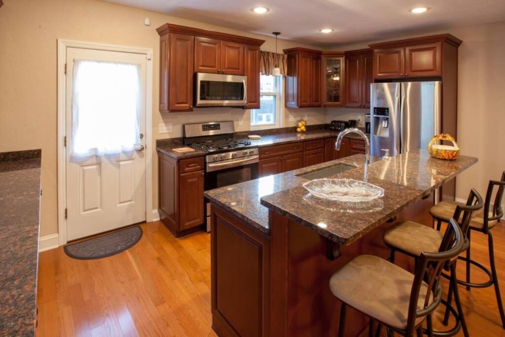 Stunning Living Open Floor Plan Сasa de vacaciones